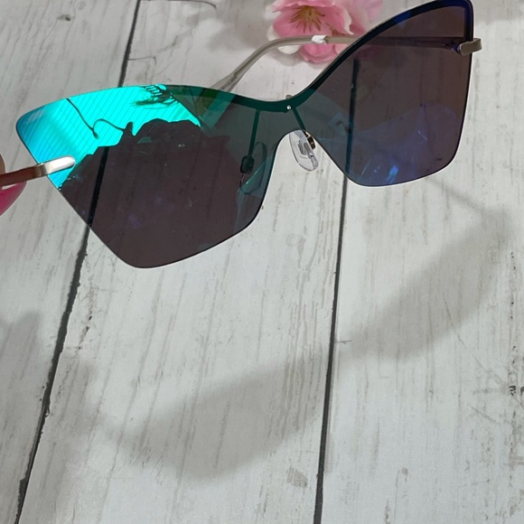 Nordstrom Cat eye Mirror Sunglasses - Picture 2 of 4